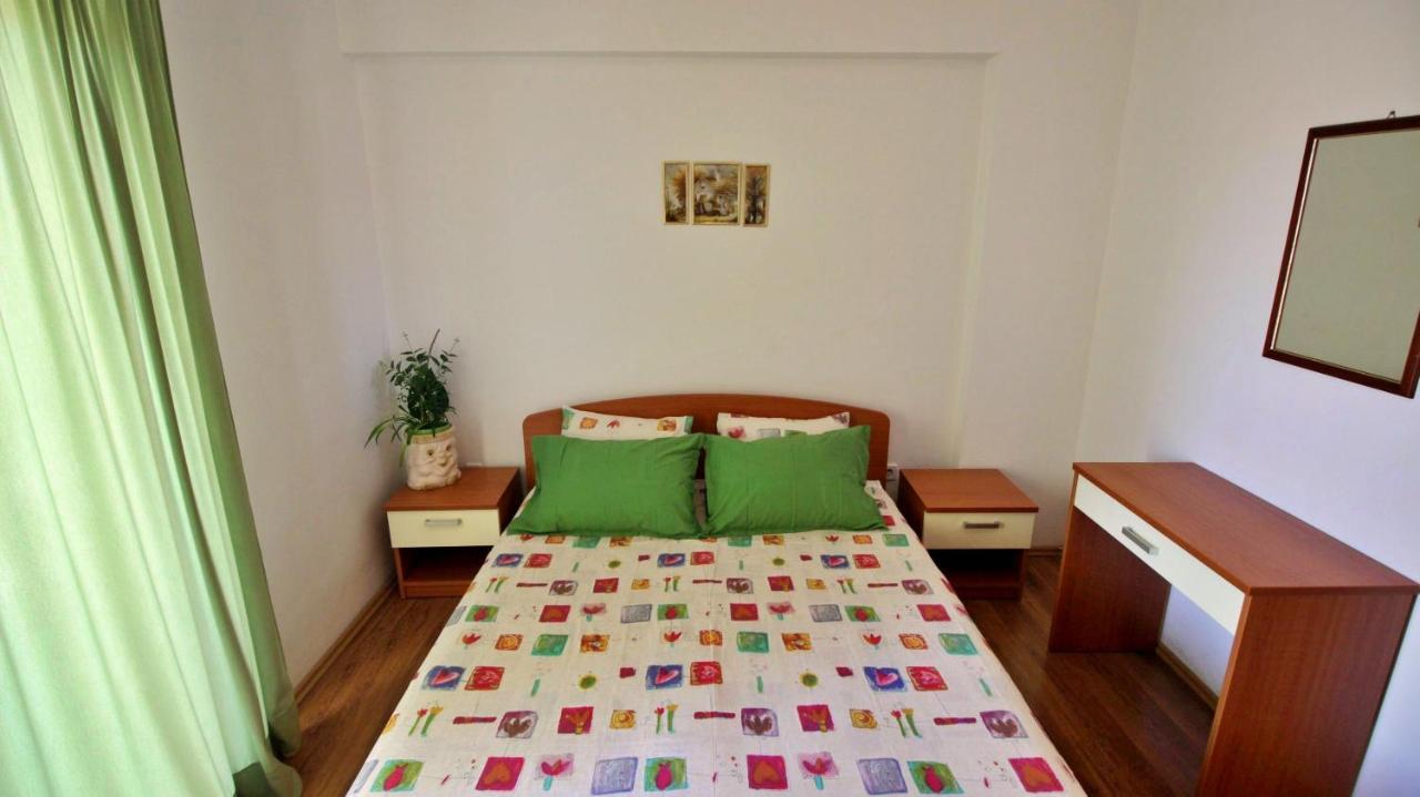 Apartments Marko Nemira Omis Exterior photo