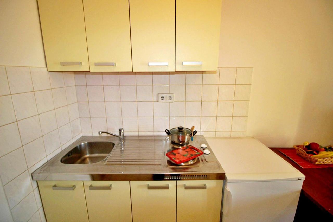 Apartments Marko Nemira Omis Exterior photo