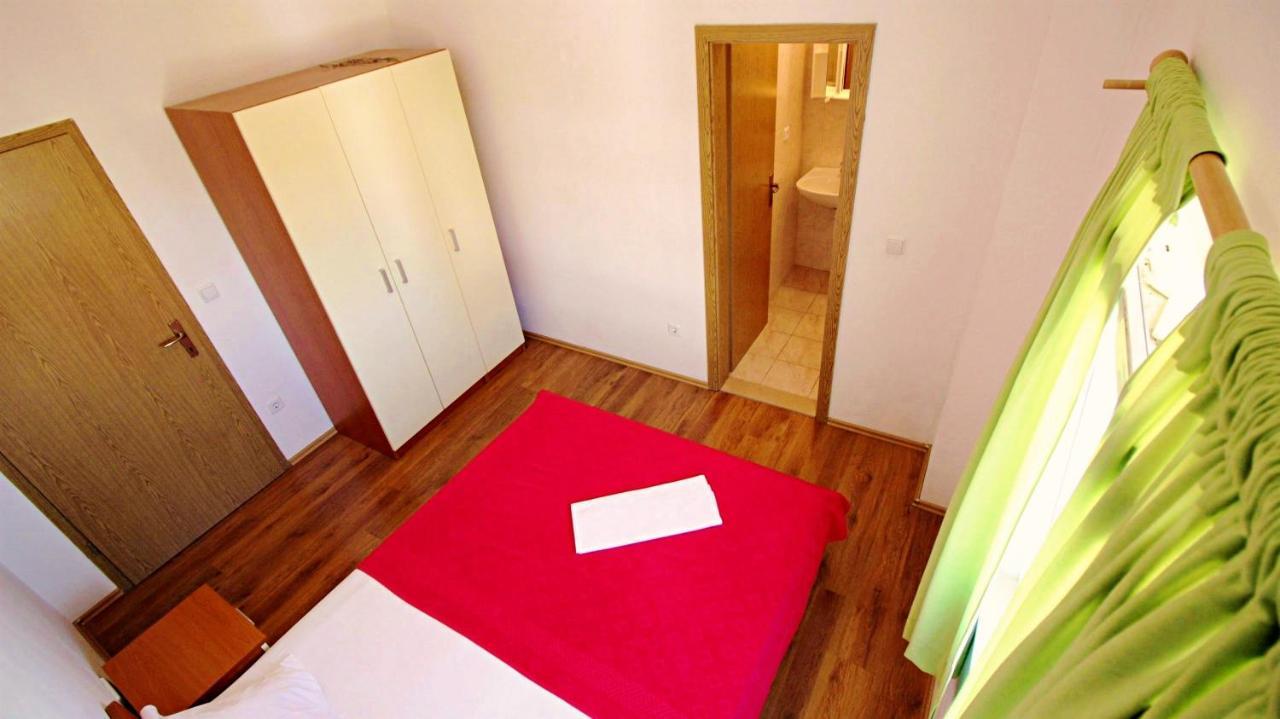 Apartments Marko Nemira Omis Exterior photo