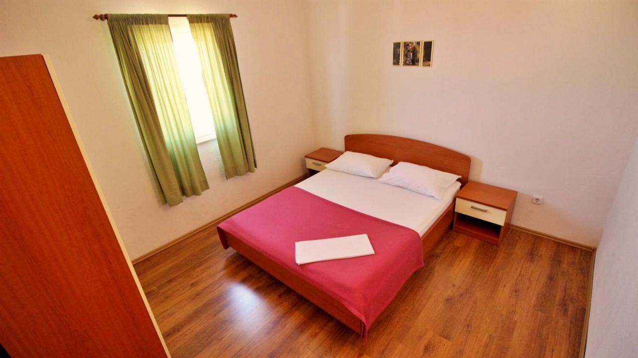 Apartments Marko Nemira Omis Exterior photo